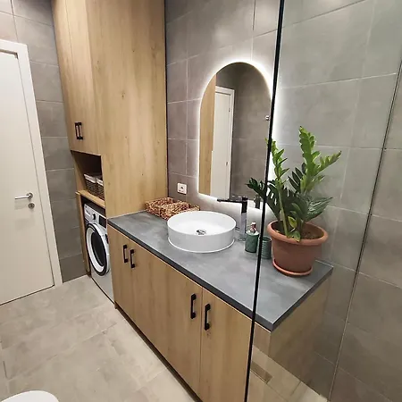 Free Parking Apartment